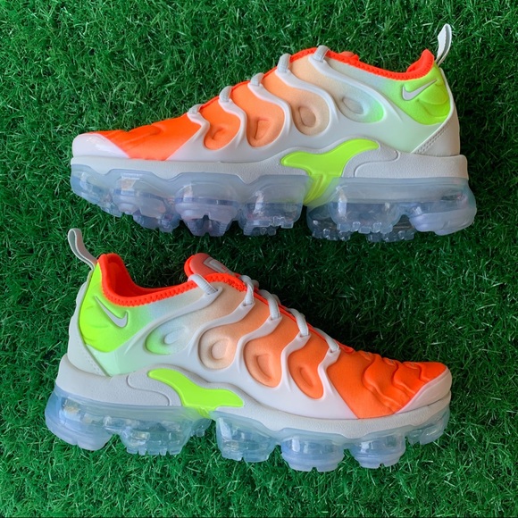 Nike VaporMax Plus Women’s - Picture 6 of 10